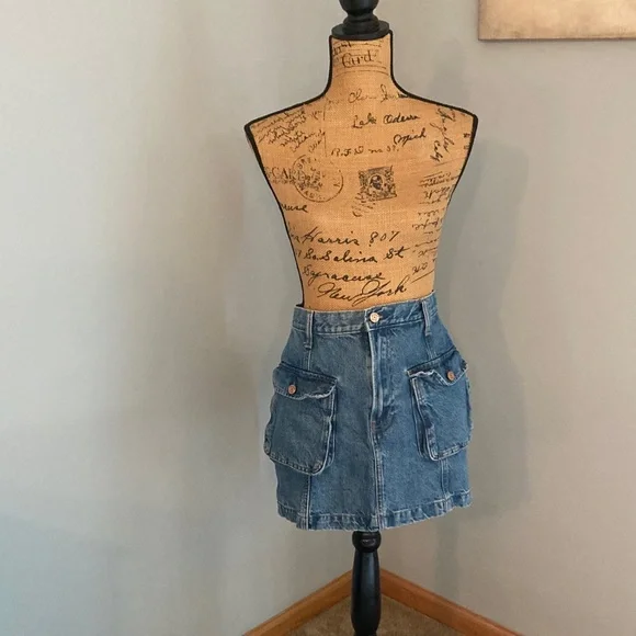 Gap Classic Blue Denim Mini Skirt Women Size 30 / 10 - Picture 1 of 9